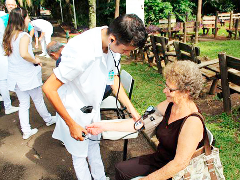 Atividades em Escolas