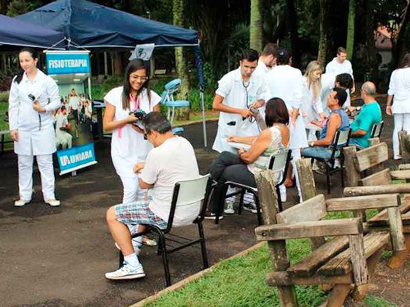 Atividades em Escolas