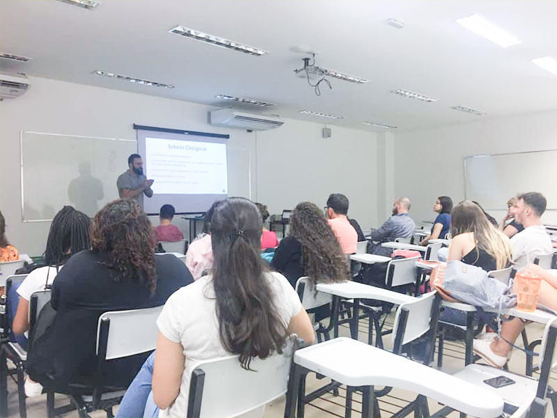 Curso teórico e prático de suturas